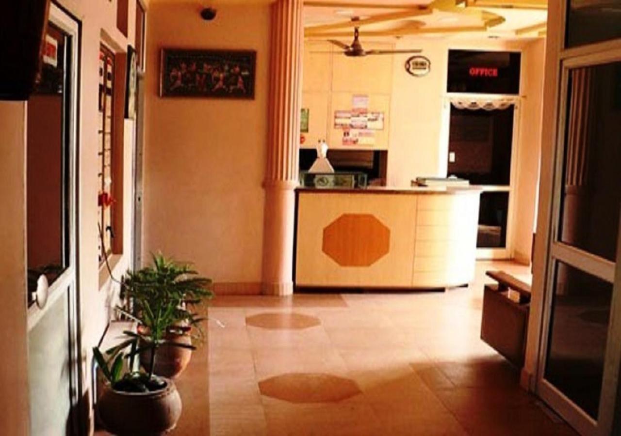 Hotel Samrat Rajasthan Hanumāngarh Exteriör bild